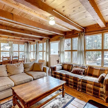 Pine Knolls Villa